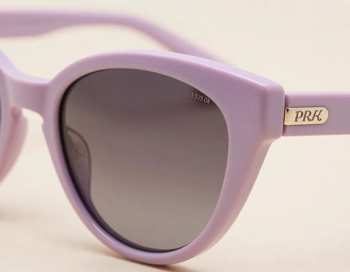 Customized cat eye sunglasses with personalized engraved temple tips